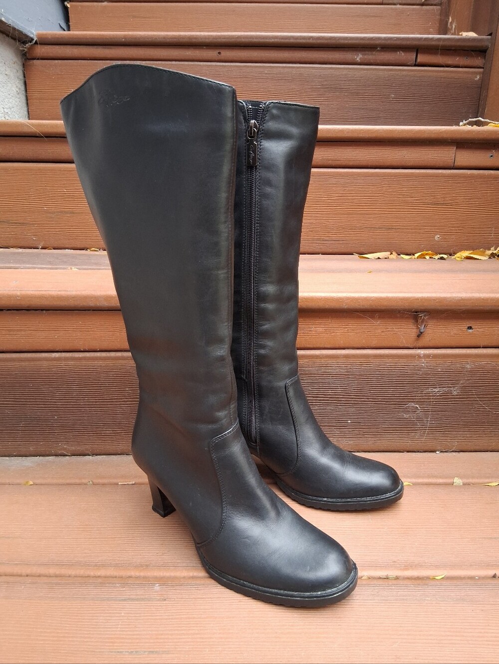 Aqua College Waterproof Black Leather Knee-High Boots - Size 6M
